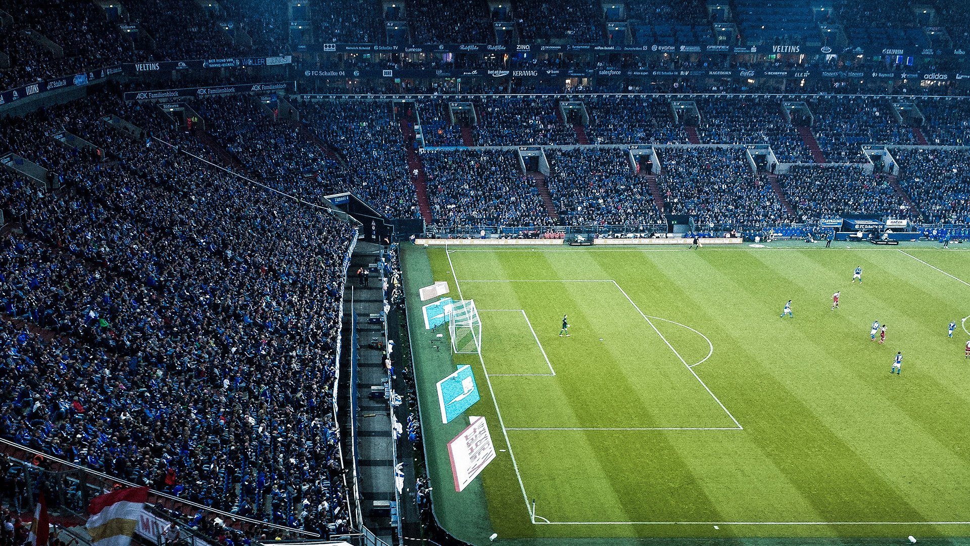 格拉纳达主场2-1战胜西班牙人，取得胜利，格拉纳达足球俱乐部